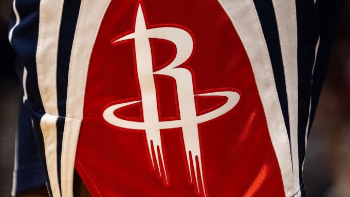 Rockets ต่อสัญญา Steven Adams 3 ปี 39 ล้านดอลลาร์