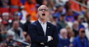เจ้าหน้าที่ UConn ถูกกล่าวหาขู่ทำลายนักข่าว