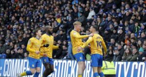 Stags คว้าชัยเหนือ Stockport แม้พลาดจุดโทษ
