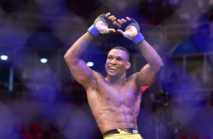เจลตัน อัลเมด้า ปะทะ เซอร์เกย์ สปิวัค ศึกใหญ่ UFC 311