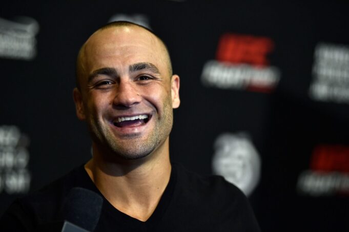 เอ็ดดี้ อัลวาเรซเสียดสีข่าว PFL ยกเลิกแบรนด์ Bellator
