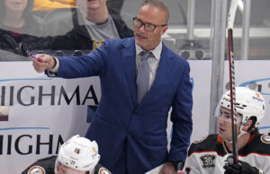 Anaheim Ducks ปลดโค้ช Greg Cronin หลังจบฤดูกาล