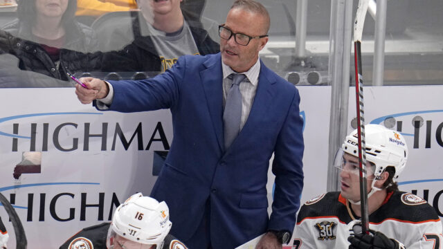 Anaheim Ducks ปลดโค้ช Greg Cronin หลังจบฤดูกาล