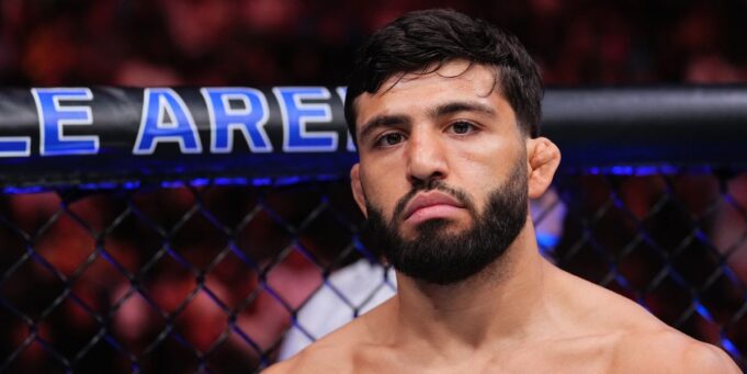 ซารูเคียนถอนตัว! มาคาเชฟดวลมอยคาโนชิงแชมป์ UFC