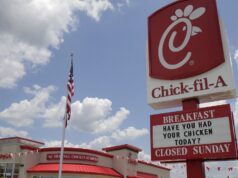 Chick-fil-A เจอดราม่าเปลี่ยนแก้วโฟมเป็นกระดาษ
