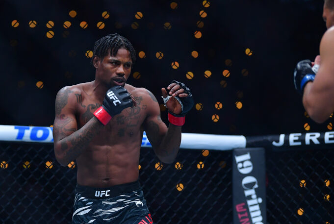 เควิน ฮอลแลนด์ พ่ายสองไฟต์ติดใน UFC 311