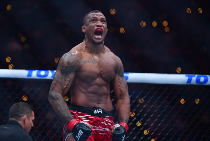 Jailton Almeida คว้าชัย TKO ในศึก UFC 311 รุ่นเฮฟวี่เวท