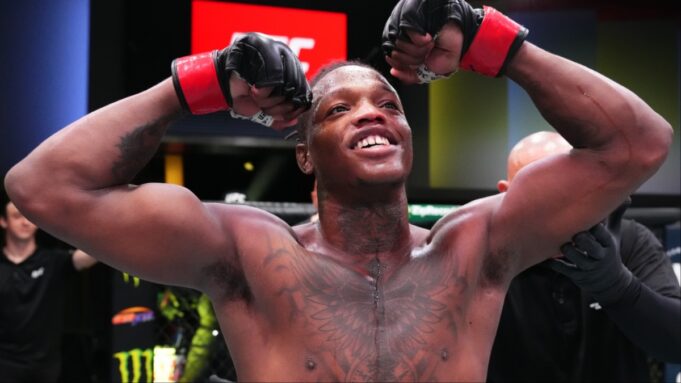 Terrance McKinney คว้าชัยเร็วสุดใน UFC Saudi Arabia