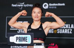 จาง เหว่ยลี่ ป้องกันแชมป์ UFC 312 ชนะ ซัวเรซ