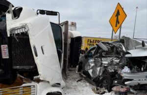 อุบัติเหตุรถบรรทุกพลิกคว่ำบน I-93 ในวูเบิร์น