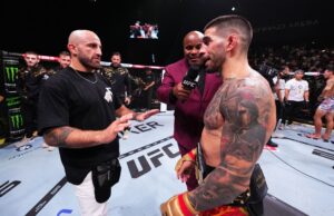 โวลคานอฟสกี ดวล โลเปซ ชิงแชมป์เฟเธอร์เวต UFC