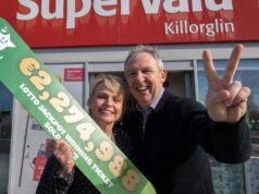 อดีตโค้ช Kerry GAA ฉลองหลังร้านขายลอตเตอรี่ถูกรางวัล