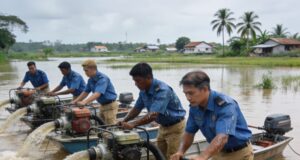 รัฐบาลเร่งแก้น้ำท่วมบางปะกง ระดมเรือและเครื่องผลักดันน้ำ 130 ลำ/เครื่อง พร้อมวางแผนระบายลงอ่าวไทย